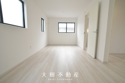 【洋室】 | 座間市緑ケ丘3丁目　新築戸建て　全1棟【仲介手数料無料】 | 2階　洋室4（5.7+4.5帖）
