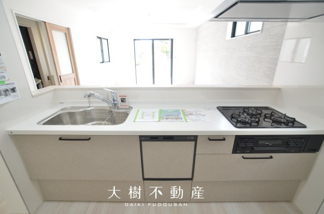 【キッチン】 | 座間市緑ケ丘3丁目　新築戸建て　全1棟【仲介手数料無料】