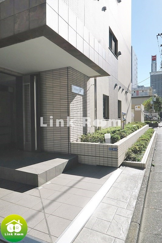 フレア・Fのエントランス