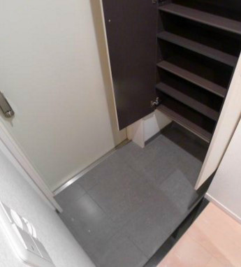 フレア・Fの玄関