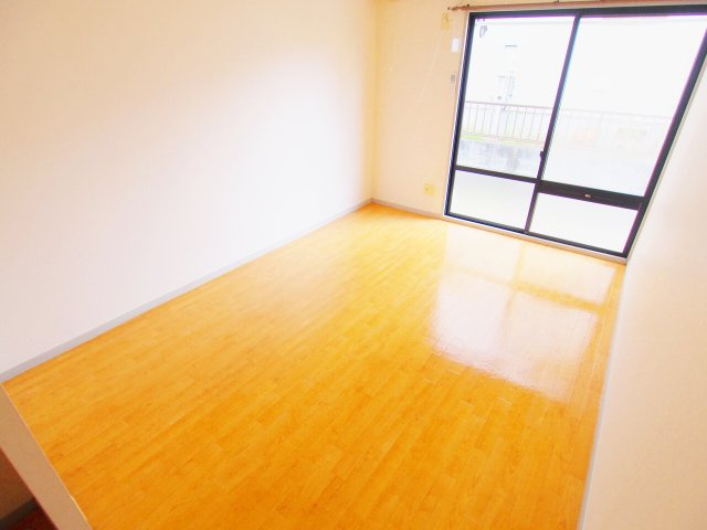 サンハイツの居間・リビング