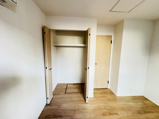 松戸市上矢切新築戸建【南部小学校：6分】の収納|1F5.5帖洋室収納