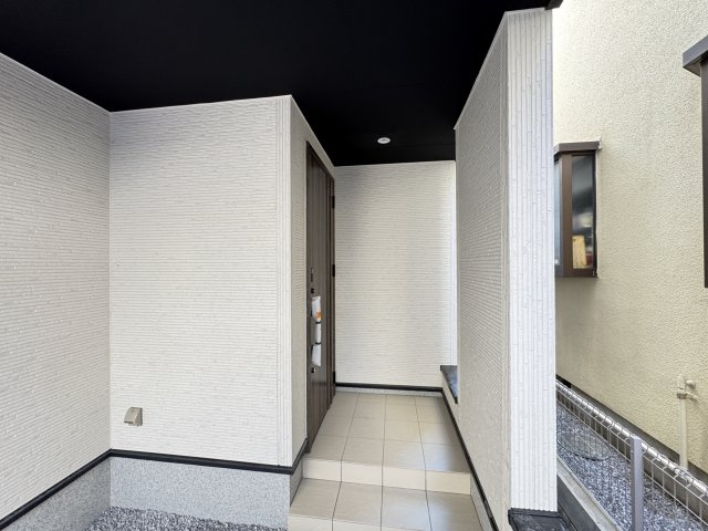 松戸市上矢切新築戸建【南部小学校：6分】のエントランス|エントランス・玄関ポーチ