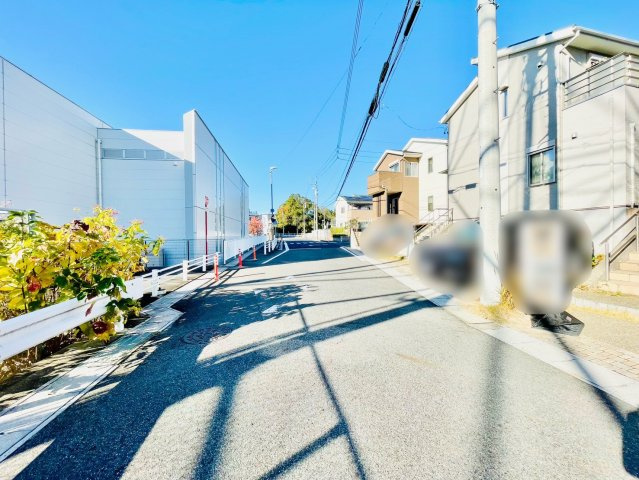 名東区梅森坂五丁目戸建の前面道路含む現地写真|前面道路①