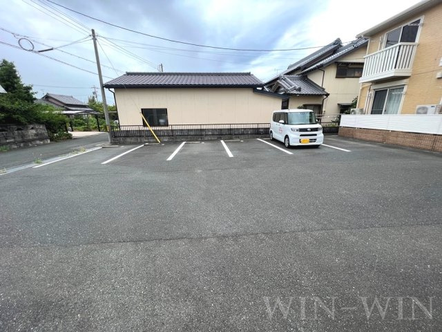 クレール21の駐車場