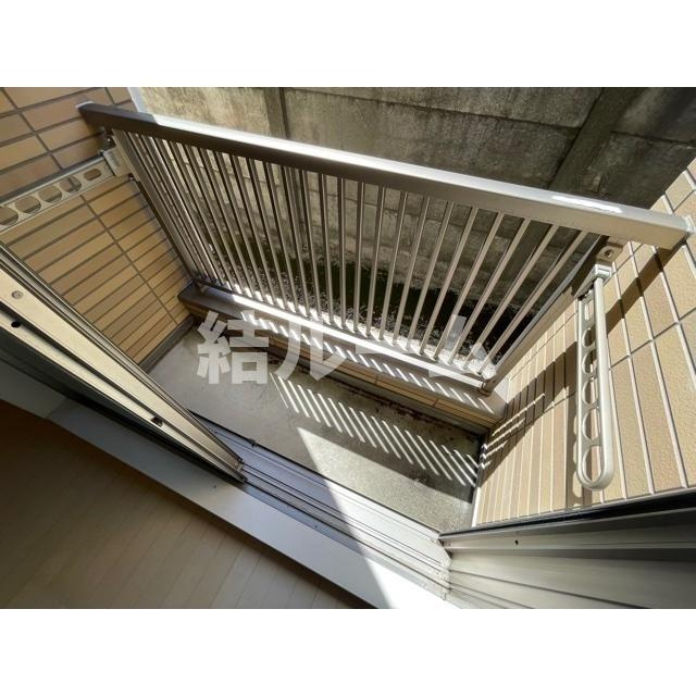 中野区江古田４丁目のアパートのバルコニー