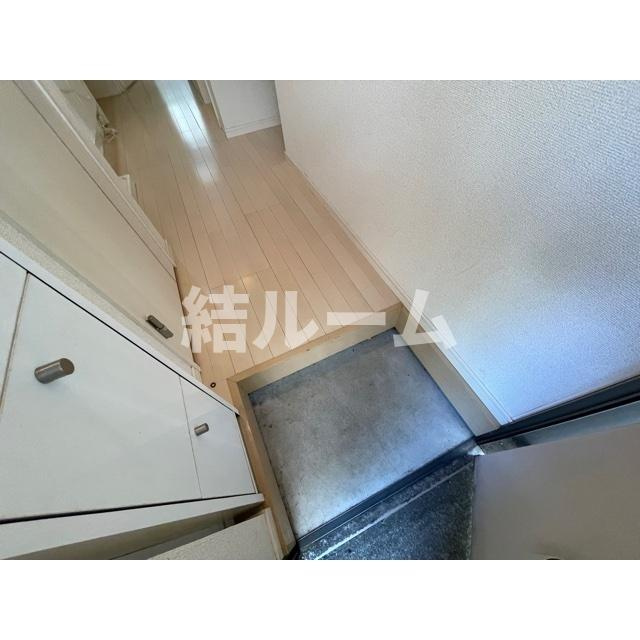 中野区江古田４丁目のアパートの玄関