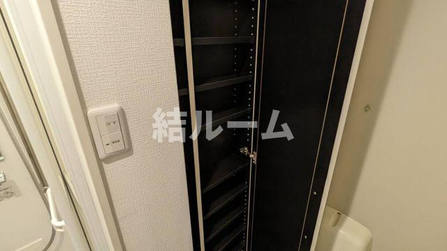 新宿区北新宿１丁目のアパートの玄関