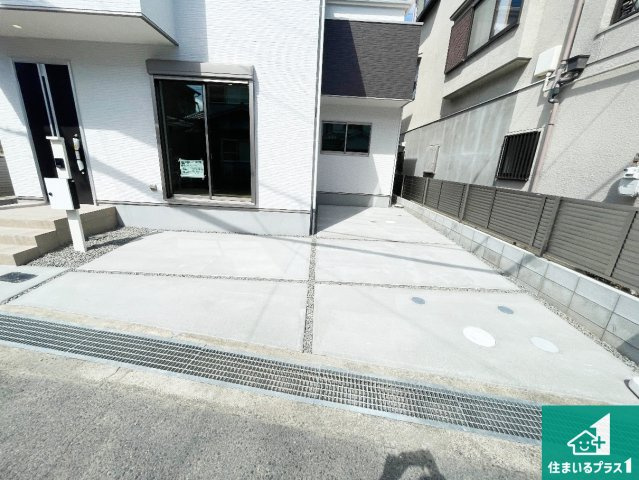 高槻市川西町　第1期　新築一戸建ての駐車場|駐車スペース！散水栓があるので、こまめに愛車を洗えます！