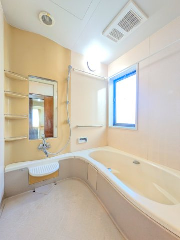 南矢島町戸建ての浴室