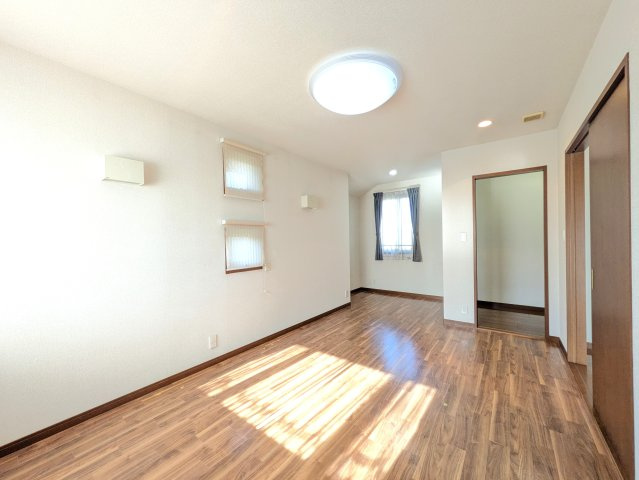 南矢島町戸建ての洋室