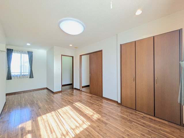 南矢島町戸建ての洋室