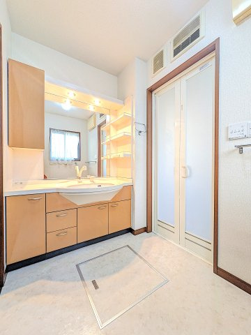 南矢島町戸建ての独立洗面台