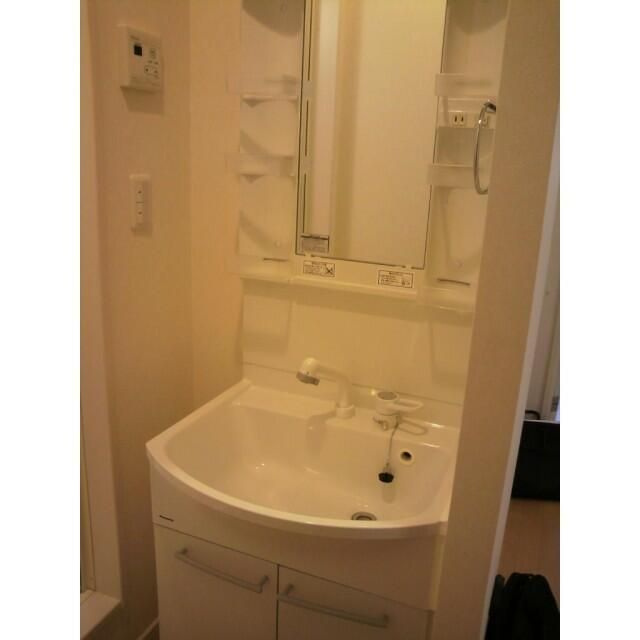 ドエル赤羽の洗面所