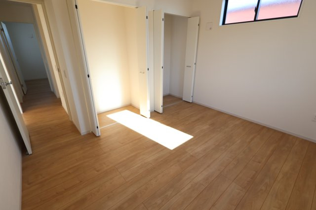 《仲介手数料無料》西区西大宮３丁目52-19新築一戸建てKEIAI GRACEの洋室