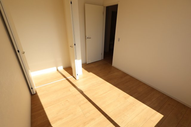 《仲介手数料無料》西区西大宮３丁目52-19新築一戸建てKEIAI GRACEの洋室