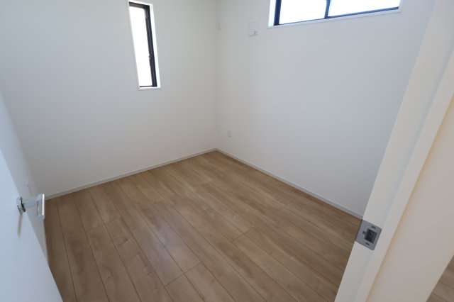 《仲介手数料無料》西区西大宮３丁目52-19新築一戸建てKEIAI GRACEの洋室