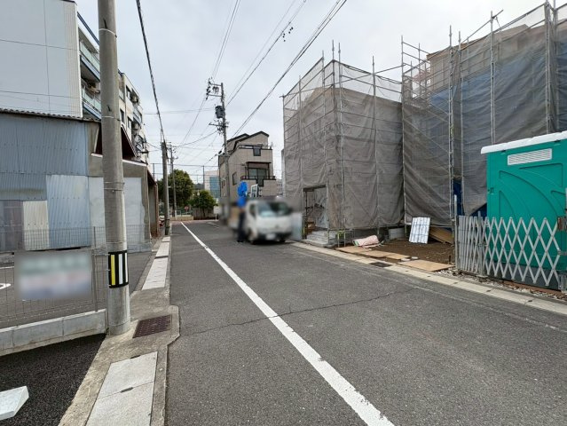 ファーストタウン　岐阜市八ツ梅町１丁目第１　全２区画分譲の前面道路含む現地写真|「現地（2025年12月4日）撮影」　
■前面道路　
■ヤマダ不動産　株式会社リライフ