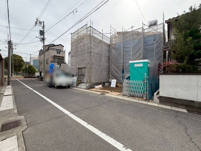 ファーストタウン　岐阜市八ツ梅町１丁目第１　全２区画分譲の前面道路含む現地写真|「現地（2025年12月4日）撮影」　
■前面道路　
■ヤマダ不動産　株式会社リライフ
