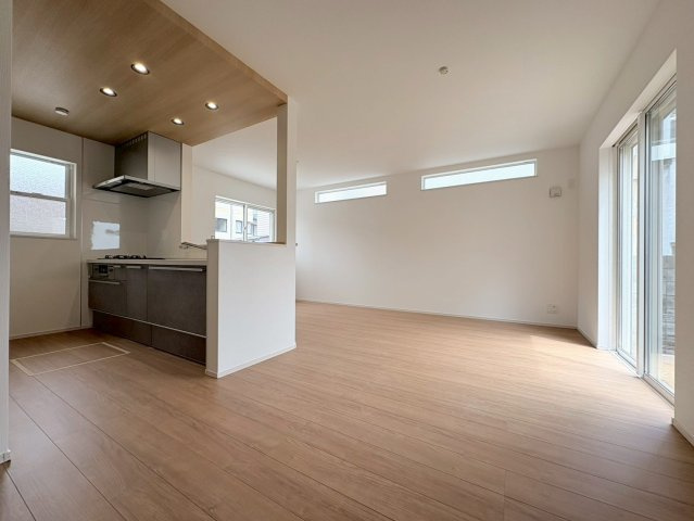 ファーストタウン　岐阜市八ツ梅町第１　全２区画分譲の居間・リビング|リビング別角度