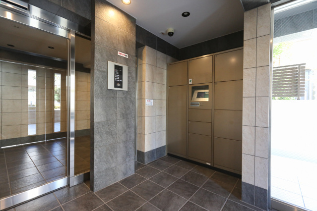 スカイコートパレス千川のエントランス