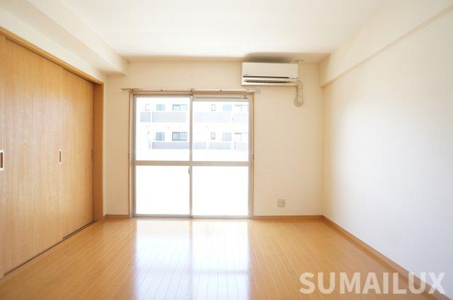 ナツ・グランジュのその他