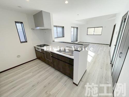 【居間・リビング】 | 【仲介手数料０円】座間市ひばりが丘1丁目　新築一戸建て | 座間市ひばりが丘1丁目　新築一戸建て