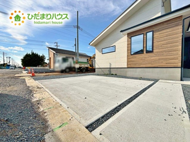 【駐車場】 | ひたちなか市足崎1期　新築戸建　2号棟 | マイホームなら駐車場代がかかりません。しかも、自宅の駐車場で洗車ができます！今までコイン洗車に行っていた手間も省けて、節約にもつながります(^^♪