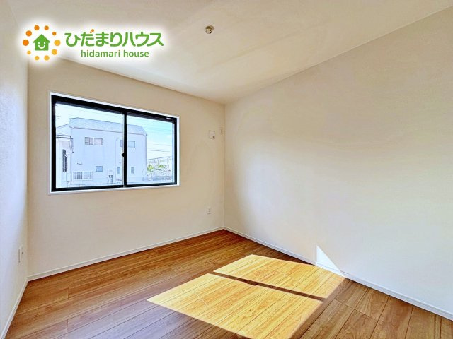 【洋室】 | ひたちなか市足崎1期　新築戸建　2号棟 | 木の温もりがやさしいフローリング