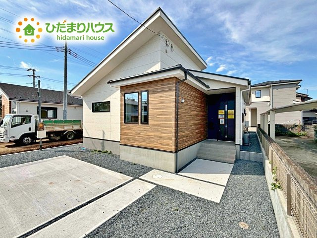 【外観】 | ひたちなか市足崎1期　新築戸建　2号棟 | 明るい光が差し込む開放感あふれる住まいです。