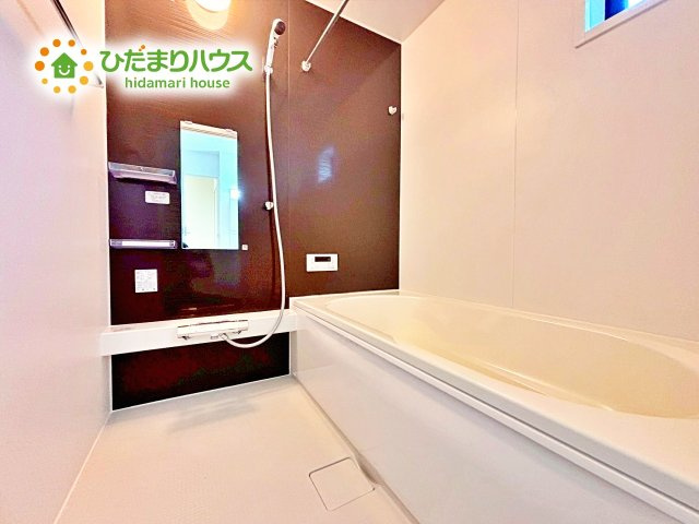 【浴室】 | ひたちなか市足崎1期　新築戸建　4号棟 | 清潔感のある浴室は自分一人のリラックス空間を演出してくれます。もちろんお子様と一緒でも十分な広さがあり快適です(^^♪