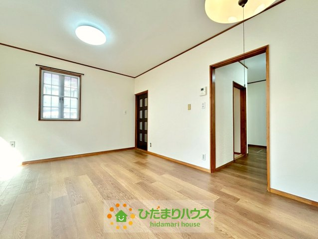 久喜市栄１丁目　中古一戸建ての居間・リビング