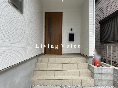 【玄関】 | 【仲介手数料０円】海老名市国分南7期　新築一戸建て　3号棟　全3棟 | 3号棟【仲介手数料０円】海老名市国分南7期　新築一戸建て　全3棟