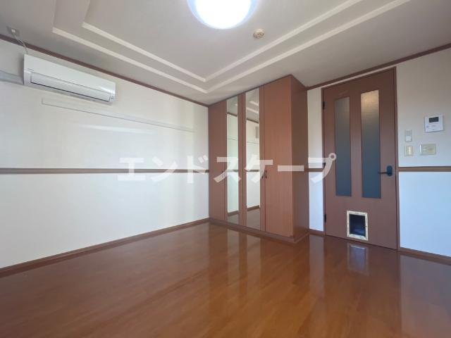 ちゅらストリームの居間・リビング|洋室