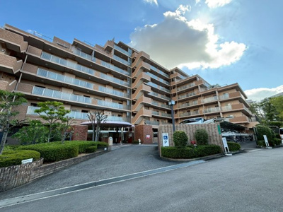 【外観】 | ソフィア泉ヶ丘パークヴェール | 現地見学当日から承っております♪現地周辺の環境や、駅までの道のりなど周辺環境も合わせてご確認いただき、ぜひご検討ください！