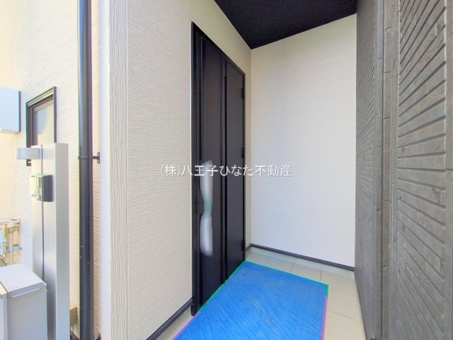 『八王子市新築戸建て』八王子市中野山王1-17-15【仲介手数料無料】の玄関|～仲介手数料無料☆八王子ひなた不動産～　八王子市中野山王　新築戸建て