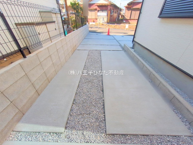 祝：成約済み　八王子市　中野山王　新築戸建ての駐車場|～仲介手数料無料☆八王子ひなた不動産～　八王子市中野山王　新築戸建て
