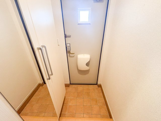 カーサ　エレガンツァの玄関