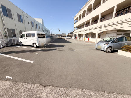 貴平ABCビルの駐車場