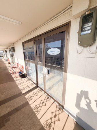 貴平ABCビルの玄関