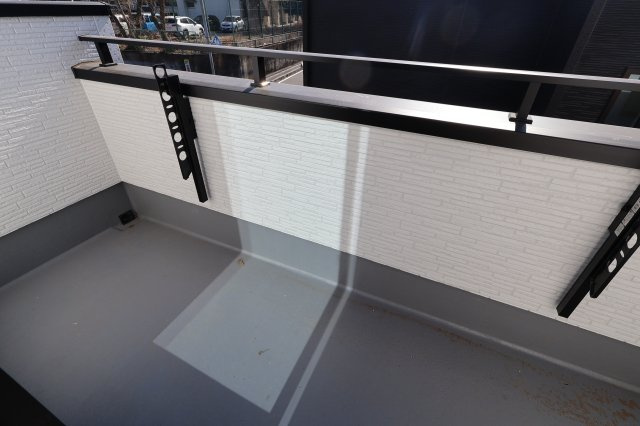 《仲介手数料無料》見沼区東大宮１丁目91-14新築一戸建てグラファーレのバルコニー