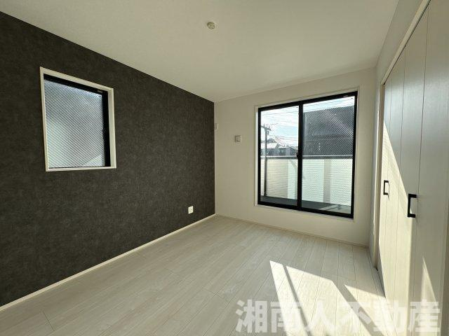 平塚市岡崎  新築戸建の洋室|落ち着いた色調の洋室です