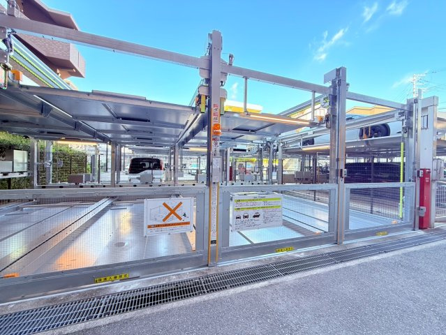 アルファステイツ朝霧丘の駐車場