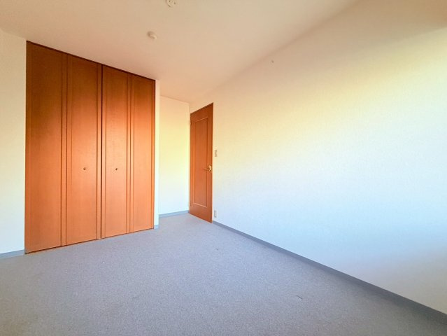 アルファステイツ朝霧丘の洋室