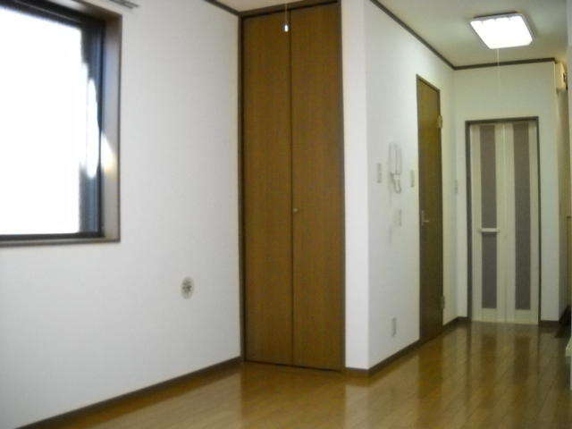 エージュ新小岩の洋室