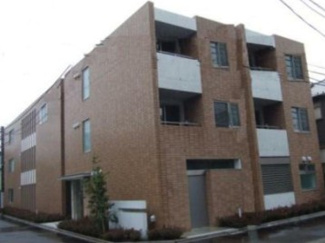【外観】 | 鉄筋コンクリート造のがっちりとした建物。