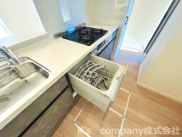 茅ヶ崎市緑が浜　ライオンズガーデン湘南緑が浜のキッチン|食洗器付きのシステムキッチンで洗い物も楽々♪