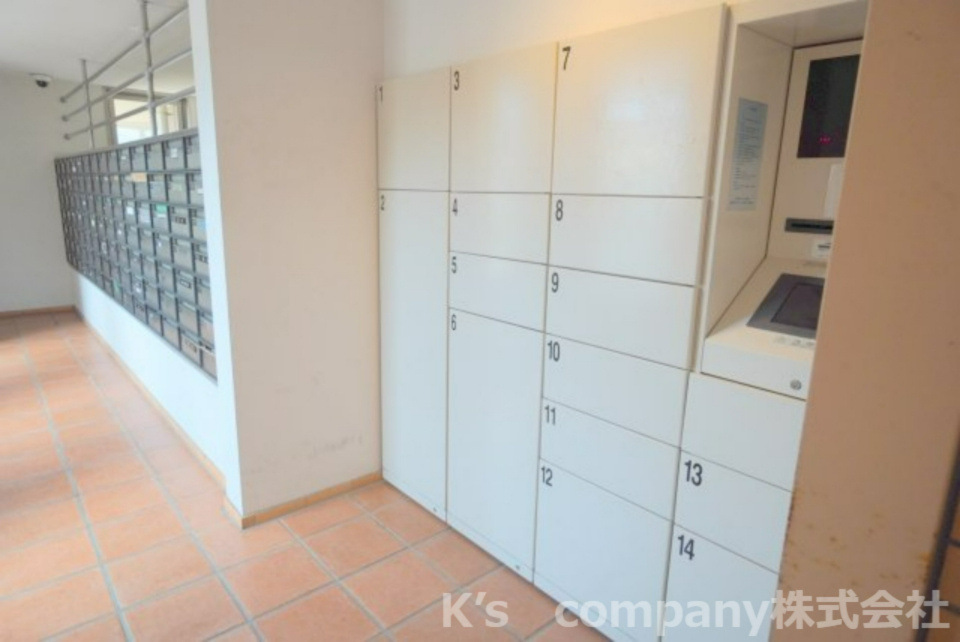 茅ヶ崎市緑が浜　ライオンズガーデン湘南緑が浜の設備|留守中でも宅配物が受け取れる宅配ボックス☆