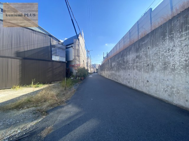 大阪市城東区成育4丁目の前面道路含む現地写真