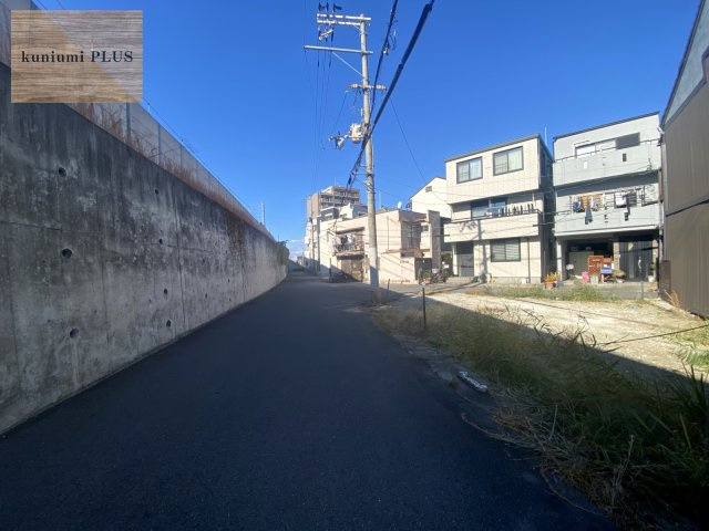 大阪市城東区成育4丁目の前面道路含む現地写真